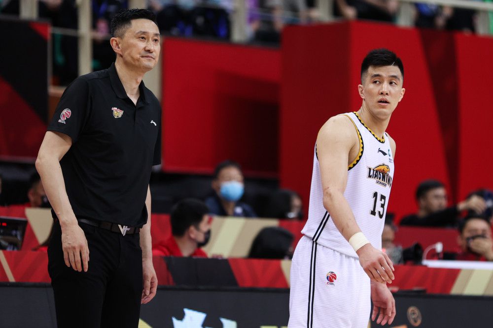 上半场补时1分钟，米兰1-0弗洛西诺尼。